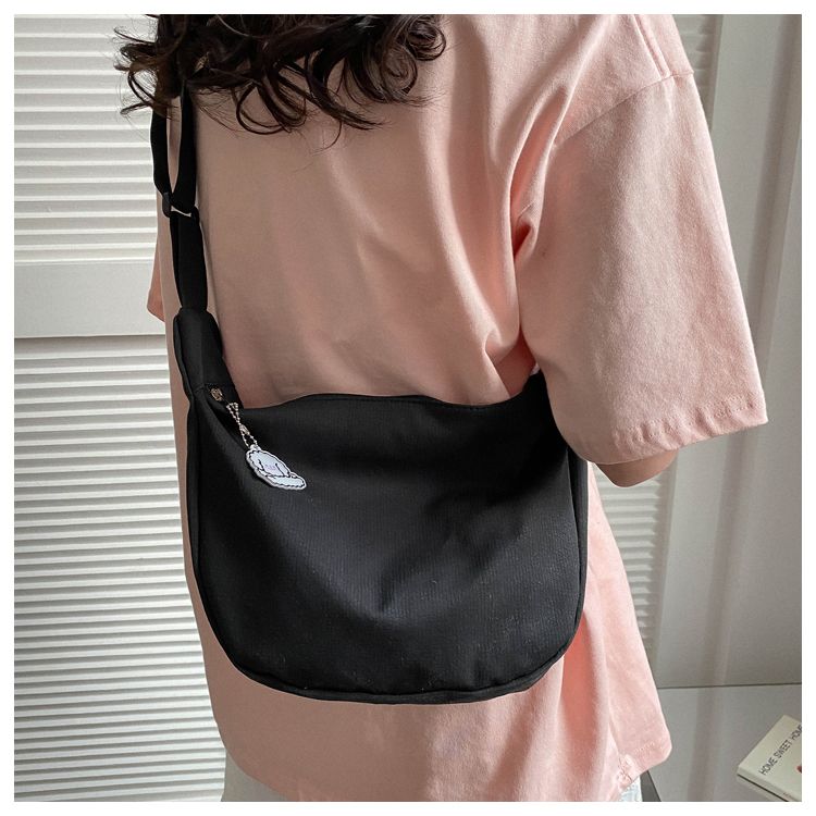 Korean version of the wild student ins Harajuku nylon messenger bag casual shoulder dumpling bag